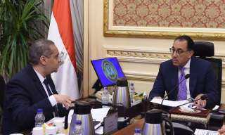 رئيس الوزراء يتابع مع رئيس...