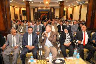 محافظ أسيوط وأمين حزب الشعب...