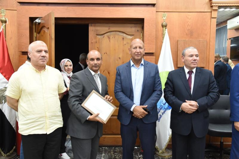 القابضة للمياه تكرم شركة صرف القاهرة لتميزها في إعداد برنامج التدريب الصيفي لطلاب المدرسة الفنية بمسطرد