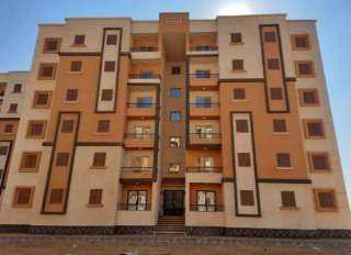 وزير الإسكان يتابع موقف وحدات...
