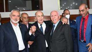 الفصائل الفلسطينية توقع رسمياً على...
