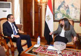 وزيرة الهجرة تلتقي سفير مصر...