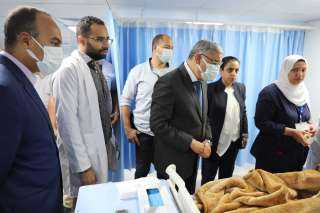 محافظ المنيا يتفقد موقع حادث...