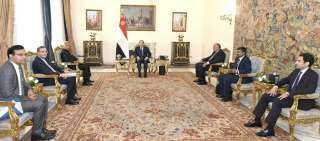 الرئيس السيسي يتلقى رسالة من...