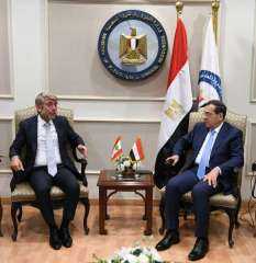 وزير البترول يستقبل وزير الطاقة...