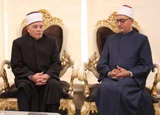 أمين البحوث الإسلامية: الأزهر يمدّ...