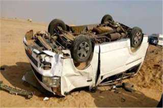 إصابة 3 أشخاص فى انقلاب...