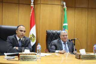 محافظ المنيا يتابع تنفيذ مشروعات...