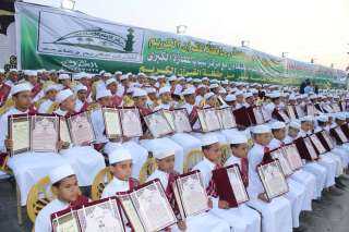 تكريم 500 حافظا للقران الكريم...