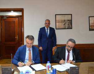 وزير الرى يشهد توقيع إتفاق...