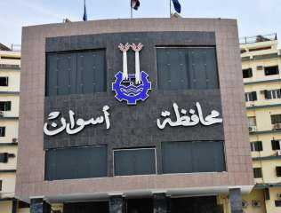 محافظ أسوان يحيل أحد العاملين...