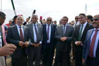 وزير التنمية المحلية ومحافظ الدقهلية...