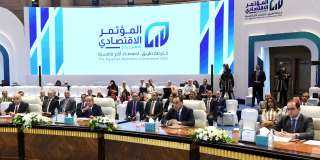 رئيس الوزراء يشارك فى جلسة...