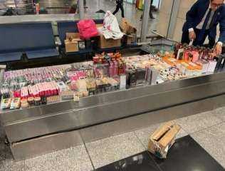 جمارك مطار القاهرة: ضبط 106...