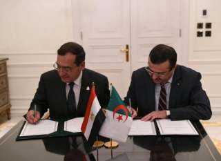 وزير البترول ونظيره الجزائري يوقعان...