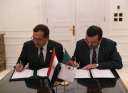 وزير البترول ونظيره الجزائري يوقعان...