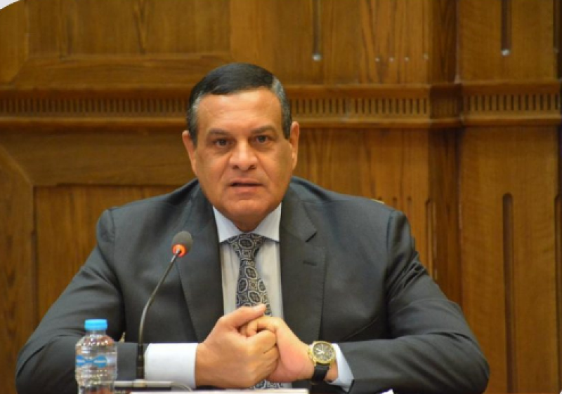 وزير التنمية المحلية : الانتهاء من تحريك  210 أتوبيس تعمل بالغاز الطبيعي والكهرباء إلي مدينة شرم الشيخ