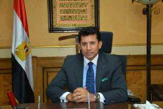 وزير الرياضة يهنئ رئيس الإتحاد...