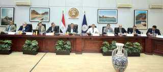 وزير السياحة والآثار يترأس الاجتماع...