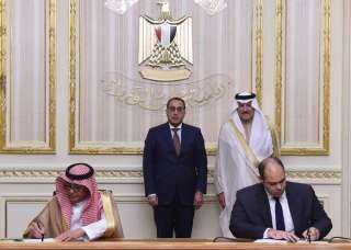 رئيس الوزراء يشهد مراسم توقيع...