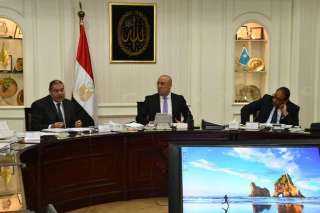 وزير الإسكان يترأس اجتماع مجلس...