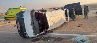 إصابة 12 شخصا فى انقلاب...