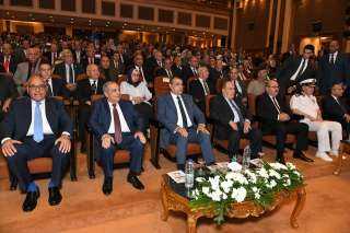 وزير الإنتاج الحربى  يشهد...
