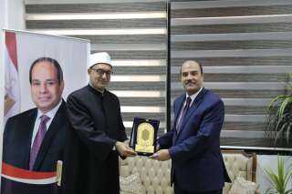 أمين ”البحوث الإسلامية” يلتقي رئيس...