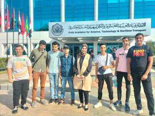 طلاب جامعة القاهرة من ذوى...