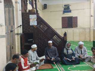 انعقاد مجالس الإقراء على كبار...