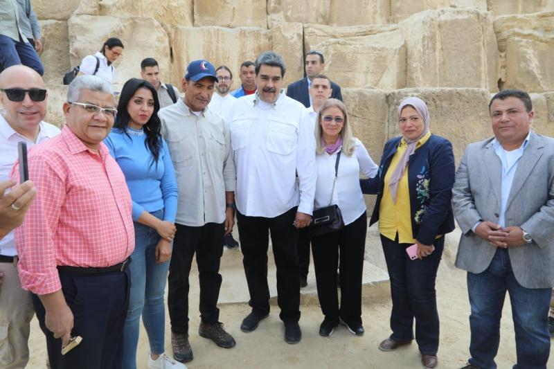 استقبال رئيس فنزويلا وزوجته باهرامات الجيزة