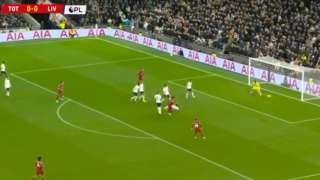 شاهد.. محمد صلاح يتألق ويقود...