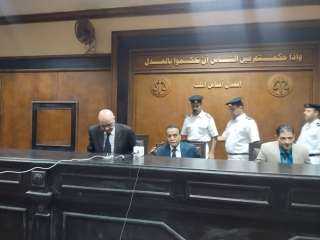 الجنايات تحيل أوراق المتهم بقتل...