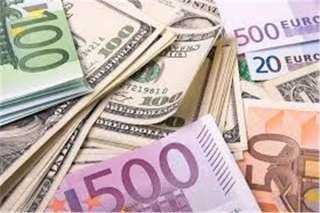 تباين أسعار العملات الأجنبية بالبنوك...