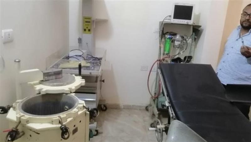 ضبط عيادة دون ترخيص بسوهاج