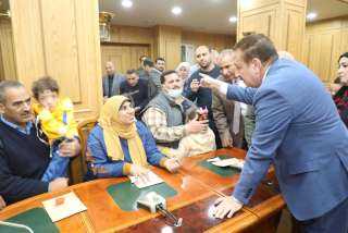 محافظ المنوفية يلتقى بأكثر من...