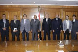 وزير قطاع الأعمال يشهد توقيع...