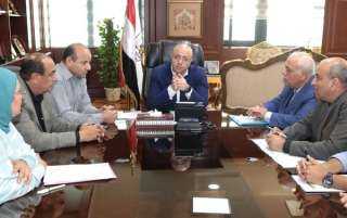 محافظ بني سويف يعقد اجتماعاُ...