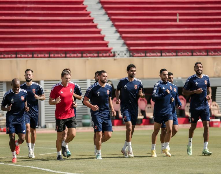 مران الأهلي| الفريق يواصل تدريباته على مجموعتين اليوم