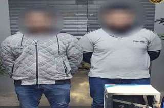 ضبط عاملى توصيل طلبات لقيامهما...