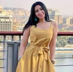 ميرهان حسين تفاجئ جمهورها بملامحها...