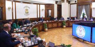 رئيس الوزراء يتابع مخططات إنشاء...