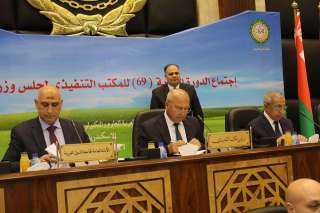 وزير النقل يترأس اجتماع الدورة...