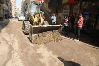 محافظة الجيزة ترفع مخلفات القمامة...