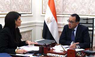 رئيس الوزراء يبحث مع وزيرة...