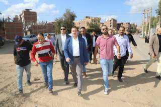 محافظ المنوفية يتفقد ممشي منوف...