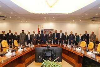 عمرو طلعت يشهد توقيع اتفاقية...