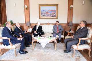 محافظ بورسعيد يستقبل ممثلي صندوق...