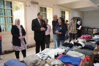 جامعة القاهرة تنظم معرضا للملابس...
