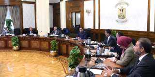 رئيس الوزراء يتابع مستجدات الموقف...